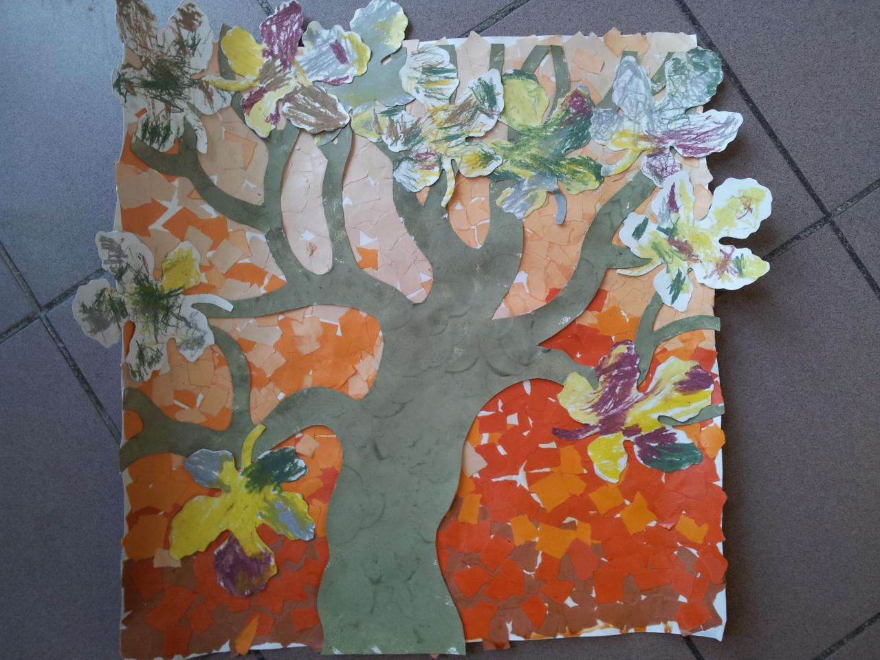 petite section collage l'arbre en automne