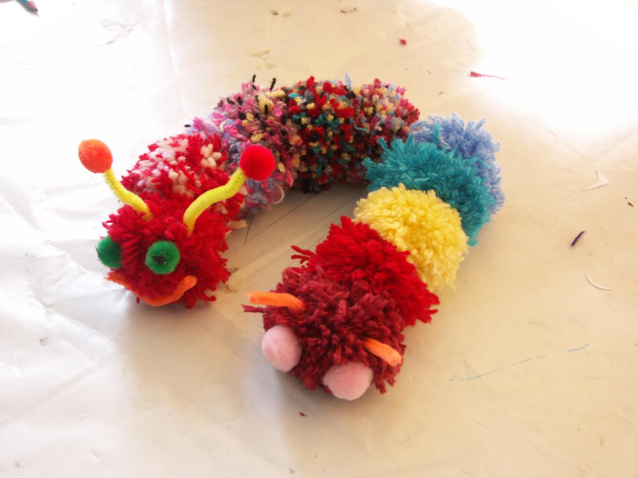 chenille en pompons